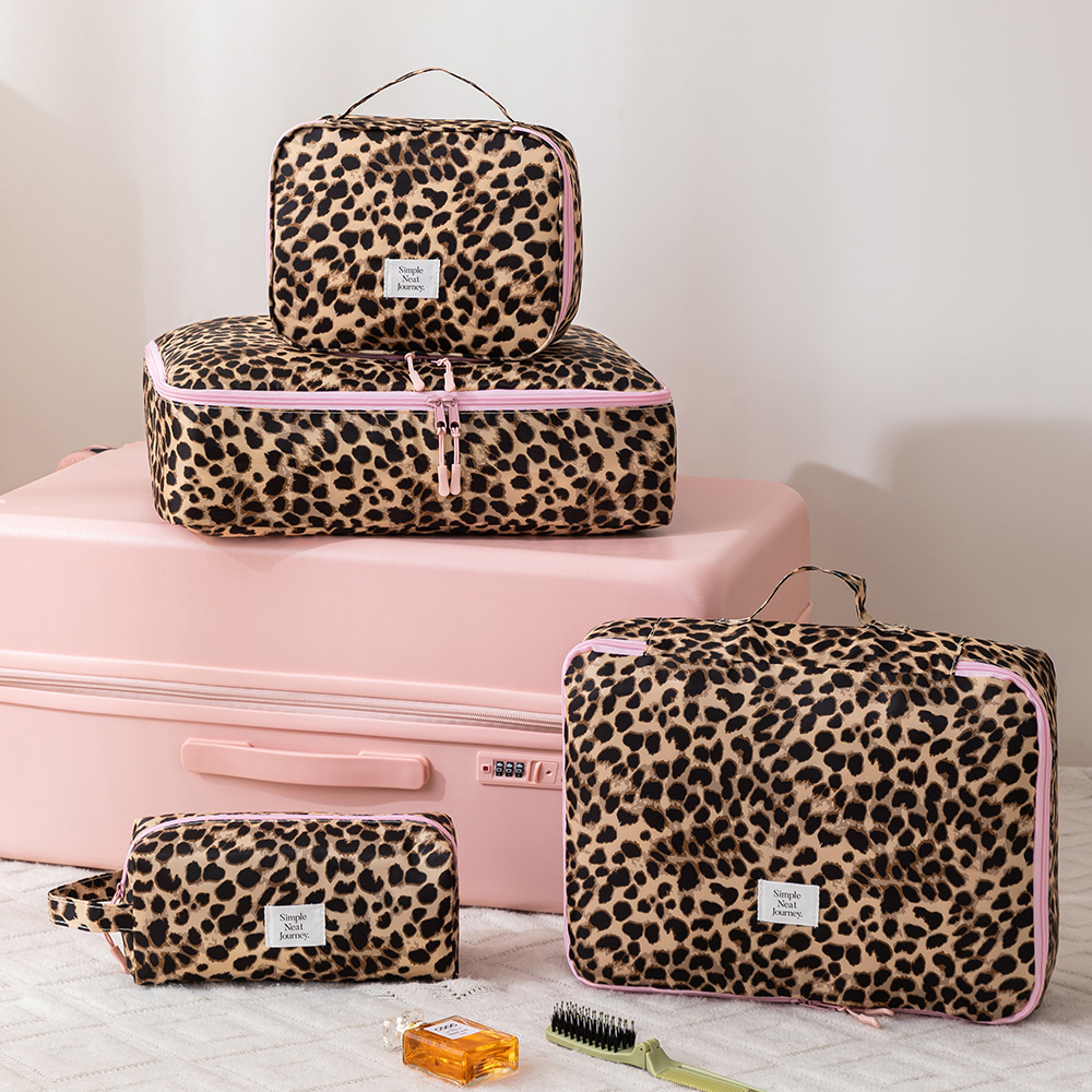 حقيبة مكياج بنقشة الفهد، منظم  - مراجعة Travel Accessories Organiser وسعره