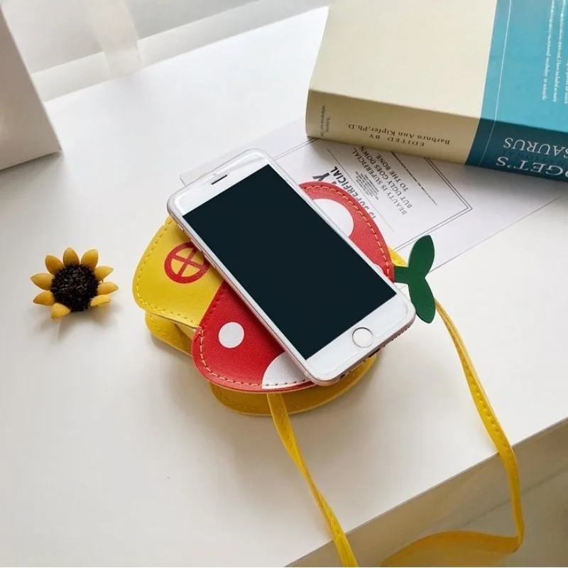 حقيبة نقود على شكل بيت الفطر ا - مراجعة Travel Accessories Girls وسعره